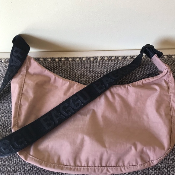 Baggu Taupe Medium Crescent - Picture 2 of 3